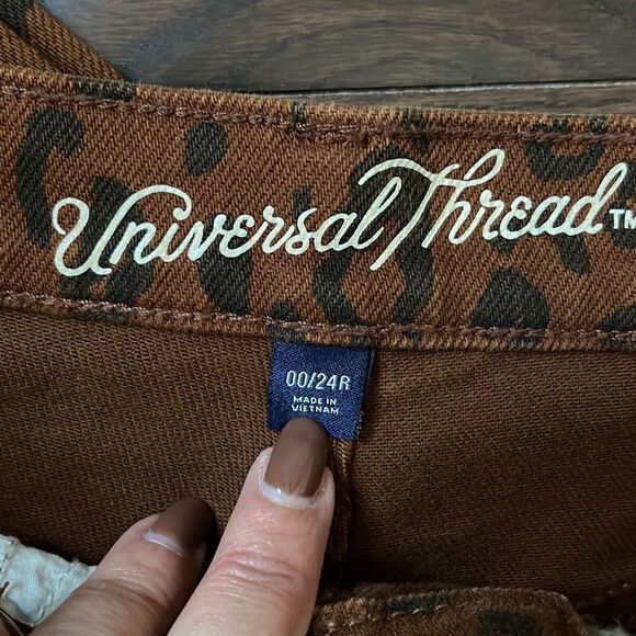 Universal Thread Denim Jeans. Cheetah Print. Vintage Straight.‎ Size 00/24R - Picture 2 of 10
